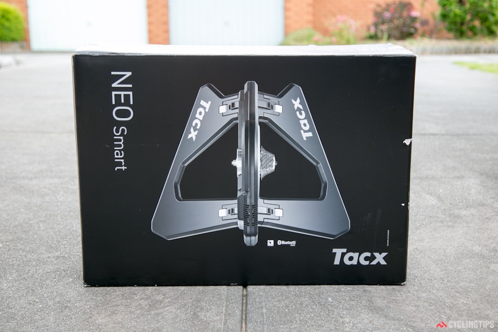 Tacx neo Smart trainer boxed