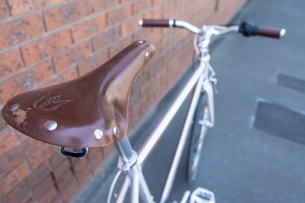 buying a commuter bike complete buyers guide commuter saddle