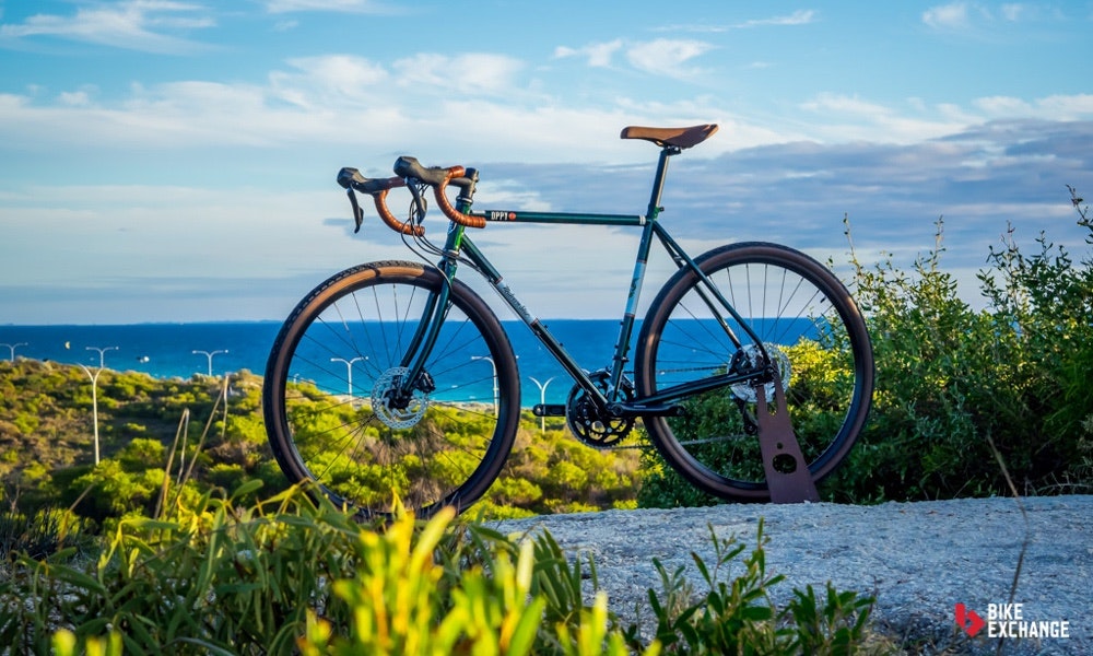 buying a commuter bike complete buyers guide commuter touring